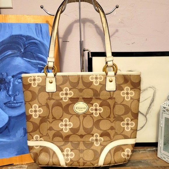 COACH SIGNATURE PEYTON CLOVER PRINT TOTE BAG